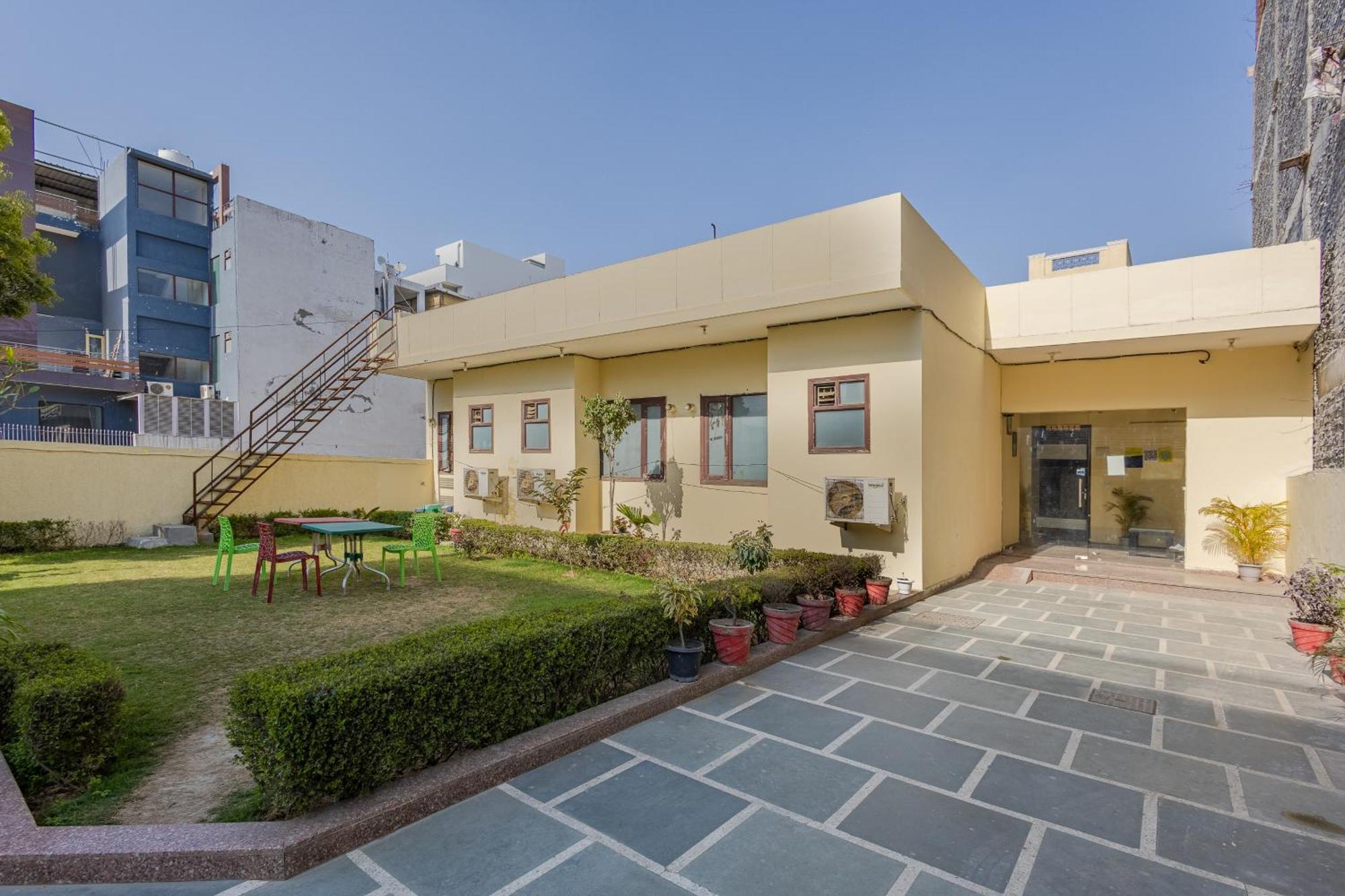 Lime Tree Studio Near Fortis Гургаон Экстерьер фото