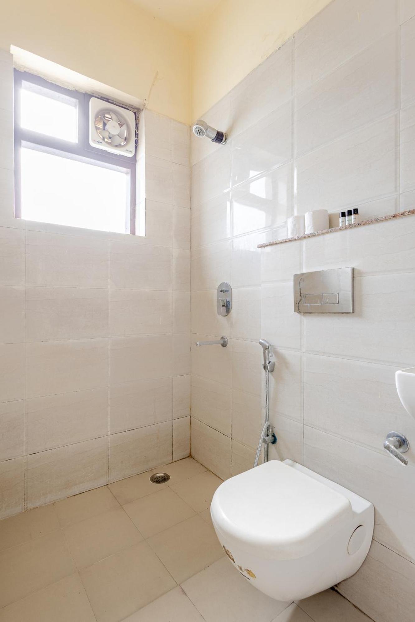 Lime Tree Studio Near Fortis Гургаон Экстерьер фото
